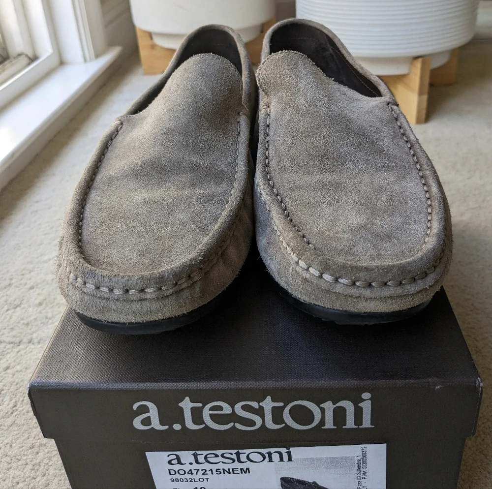 BNIB A.TestoniMen's Suede Moc Toe Drivers - size 10
